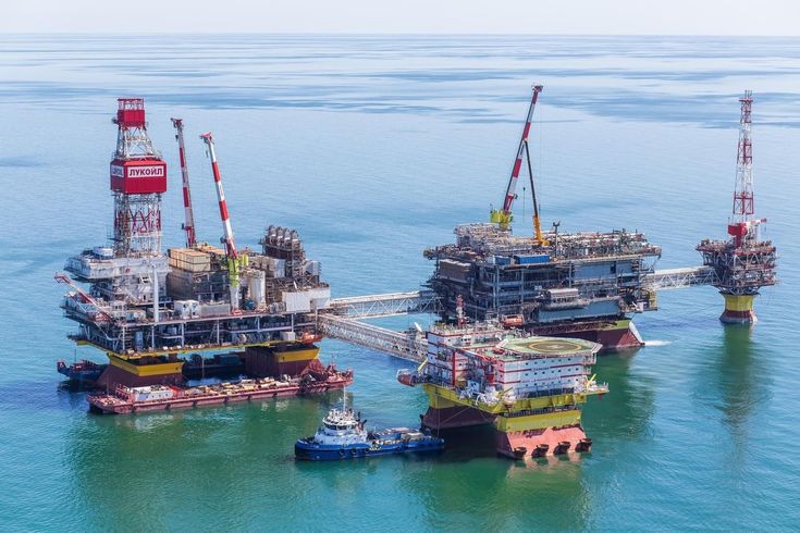 How an Oil Rig Works — And How to Build a Career in Oil & Gas